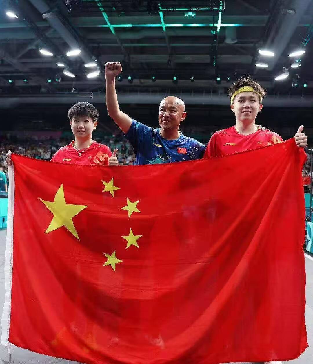 包含亚洲杯战：中国队气势如虹，一路领先晋级的词条