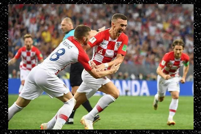 爆冷！足球强队意外出局震惊全场的简单介绍