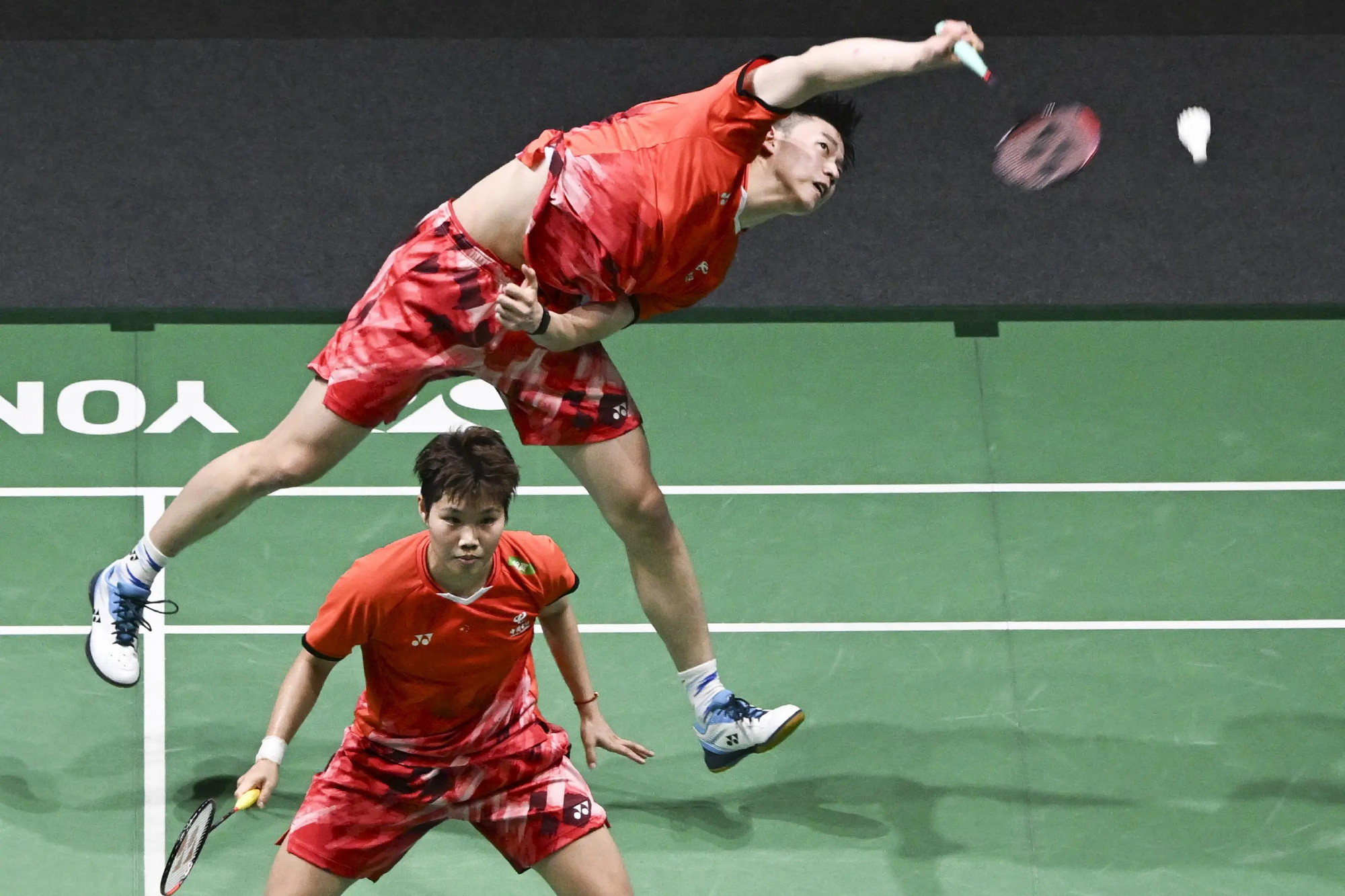 包含印度羽毛球队鏖战印尼羽毛球队，谌龙关键制胜的词条