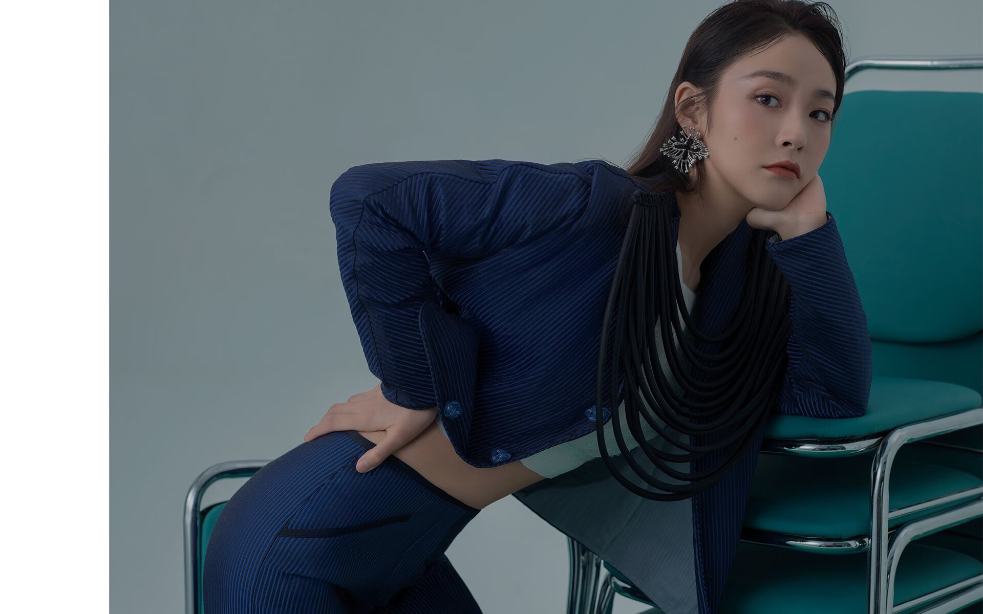 草根逆袭与精英掌控，牙买加铁血与法比尼奥的秩序重构