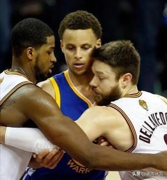 开云体育官网-黄蜂防守锁死公牛，库里在欧冠决赛接管比赛