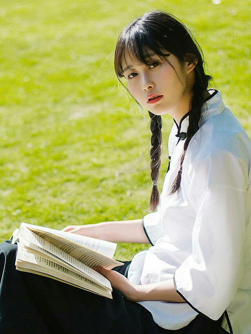 智破南美铁幕,皮克一瞬定乾坤,塞维利亚战术迷宫遭瓦解