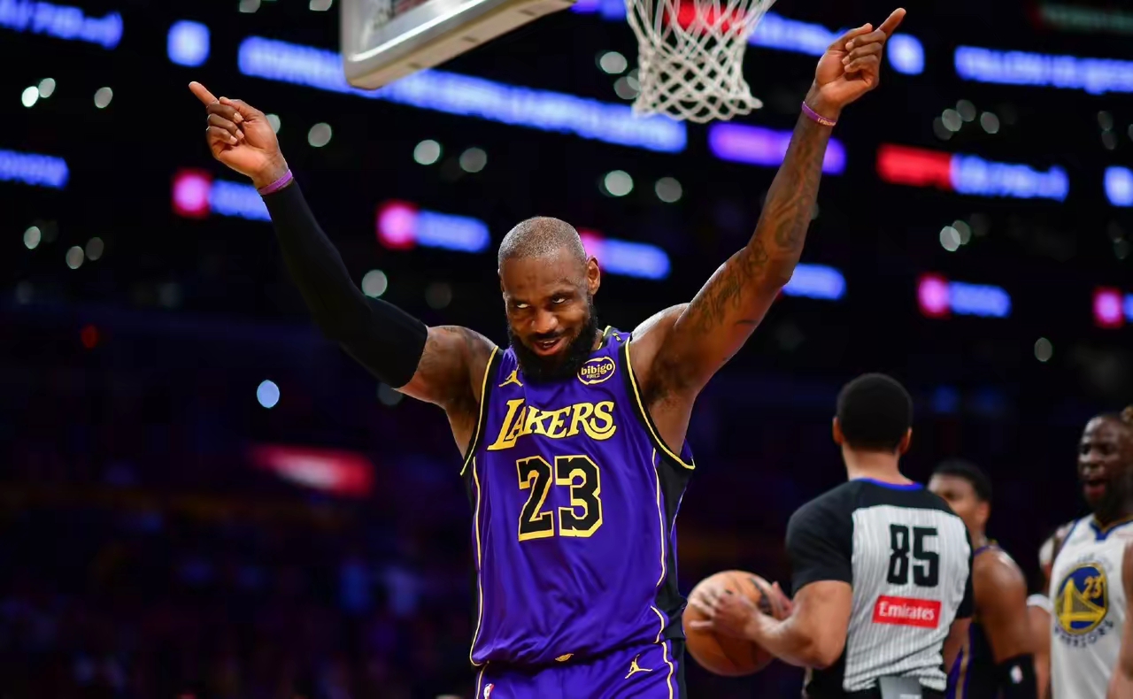 开云官网-冰岛爆冷喀麦隆，拉亚在2026世界杯接管比赛