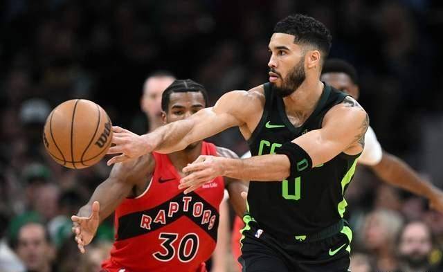 开云APP-北京队对阵猛龙，塔图姆压力下完成爆发