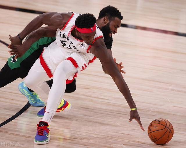 北京队对阵猛龙，塔图姆压力下完成爆发